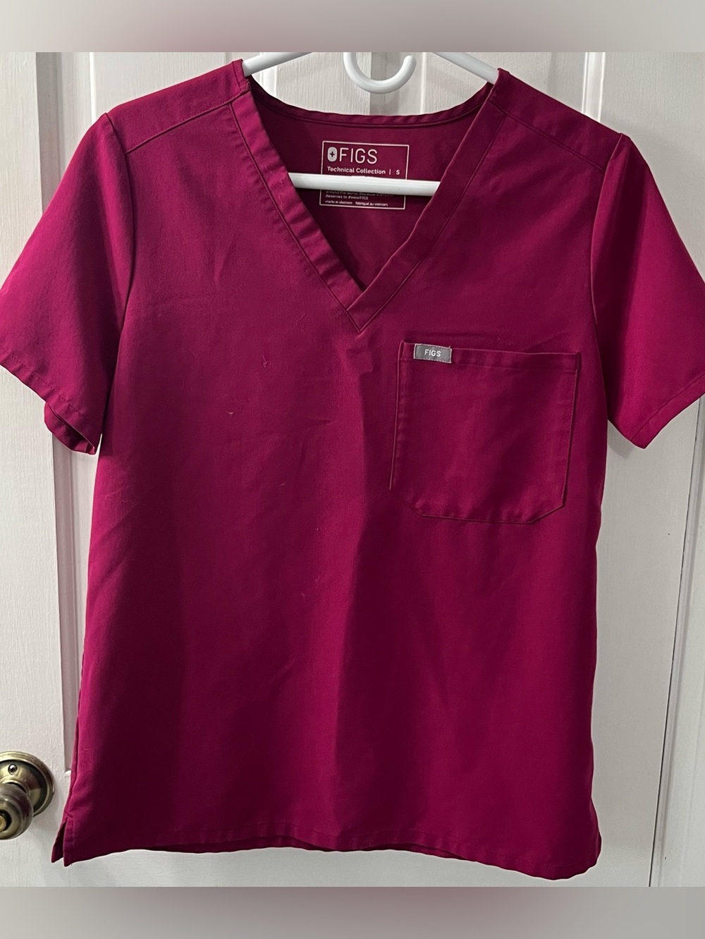 FIGS Dark Magenta Catarina One-Pocket Scrub Top Size S Limited Edition